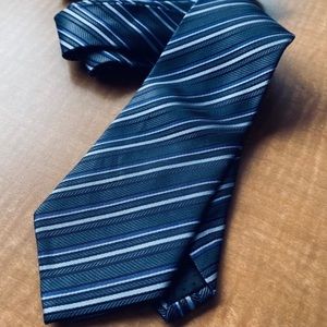 Weishang Mens Hand Tailored Blue/Gray Silk Tie EUC